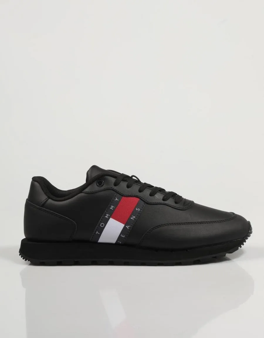  baskets TOMMY HILFIGER Tommy en Noir 82856