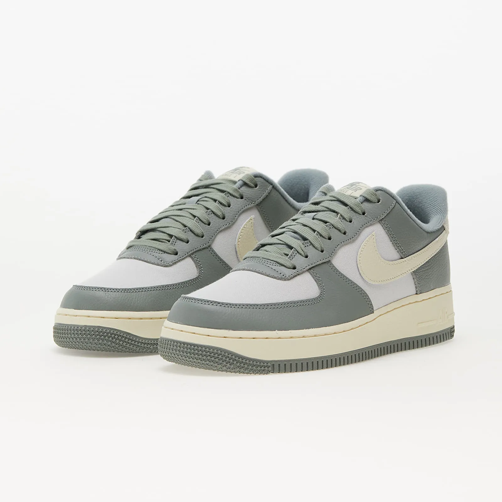 Nike Air Force 1 '07 LX