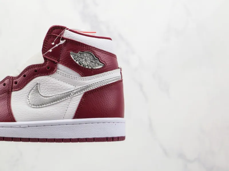 Nike Air Jordan 1 High “Bordeaux” Modelo 207H