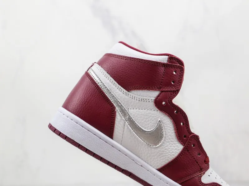 Nike Air Jordan 1 High “Bordeaux” Modelo 207H