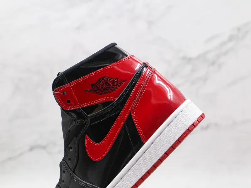 Nike Air Jordan 1 High “Bred Patent” Modelo 208H