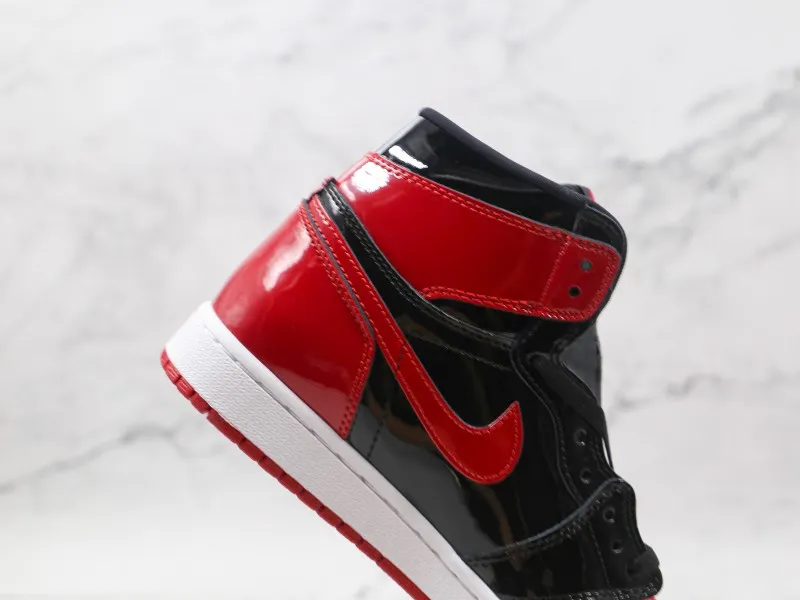 Nike Air Jordan 1 High “Bred Patent” Modelo 208H