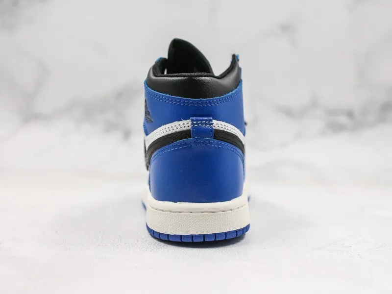 Nike Air Jordan 1 Mid Modelo 109M