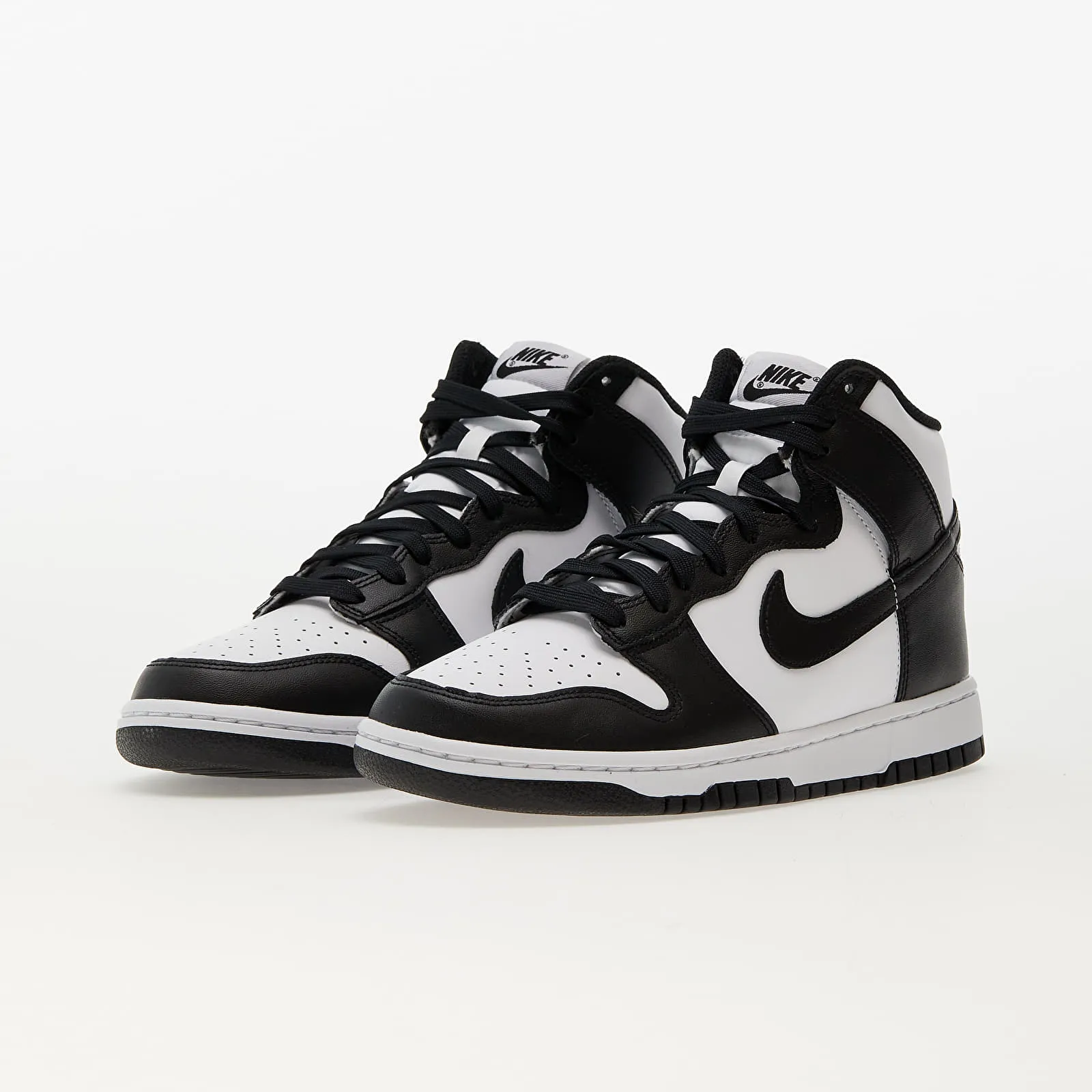 Nike Dunk High Retro "Panda"