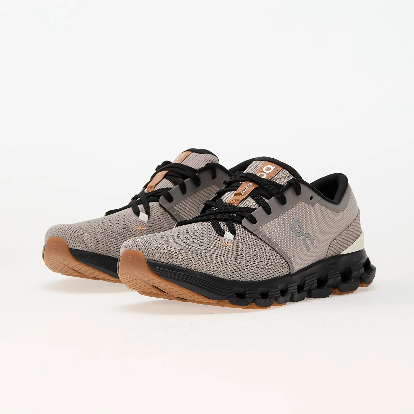 On Running Cloud X 4 Fog/ Black